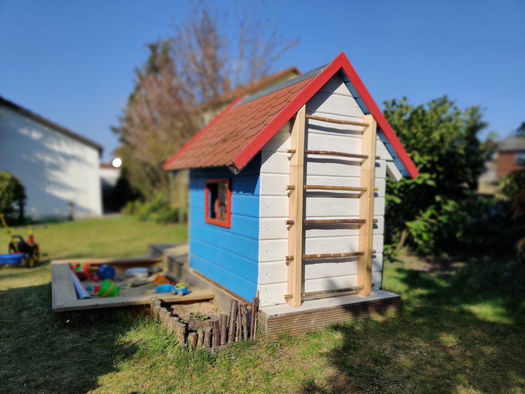 Wall Bars for the Kids Playhouse